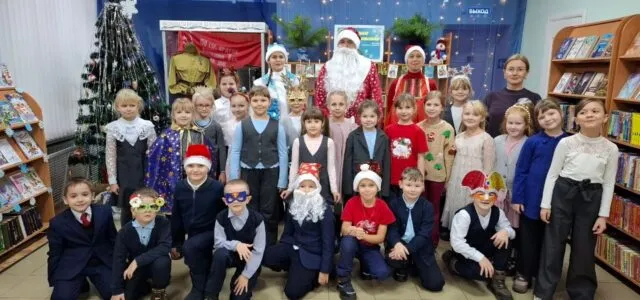 Новогодние огни, приглашают в сказку