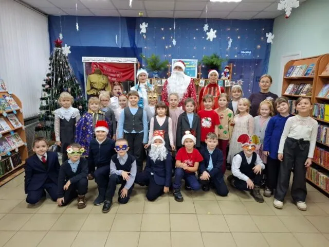 Новогодние огни, приглашают в сказку